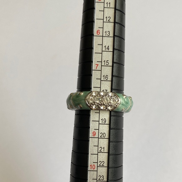 Enamel-Style Creamy Green Ring [Size 8] - Picture 2 of 5
